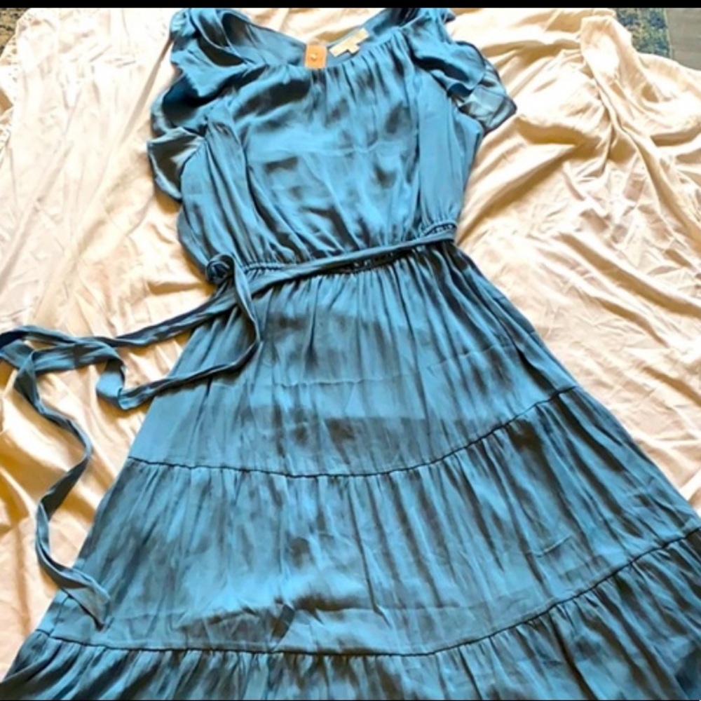 Beautiful blue midi dress